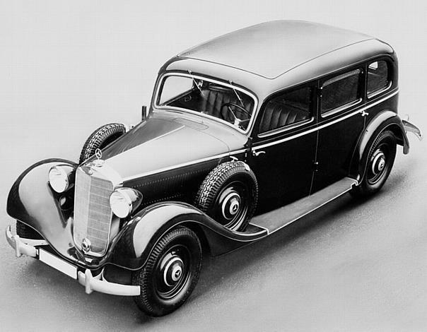 Mercedes-Benz Typ 320 (W 142, 1937 bis 1942) in der Ausführung als Pullman-Limousine, 1938.